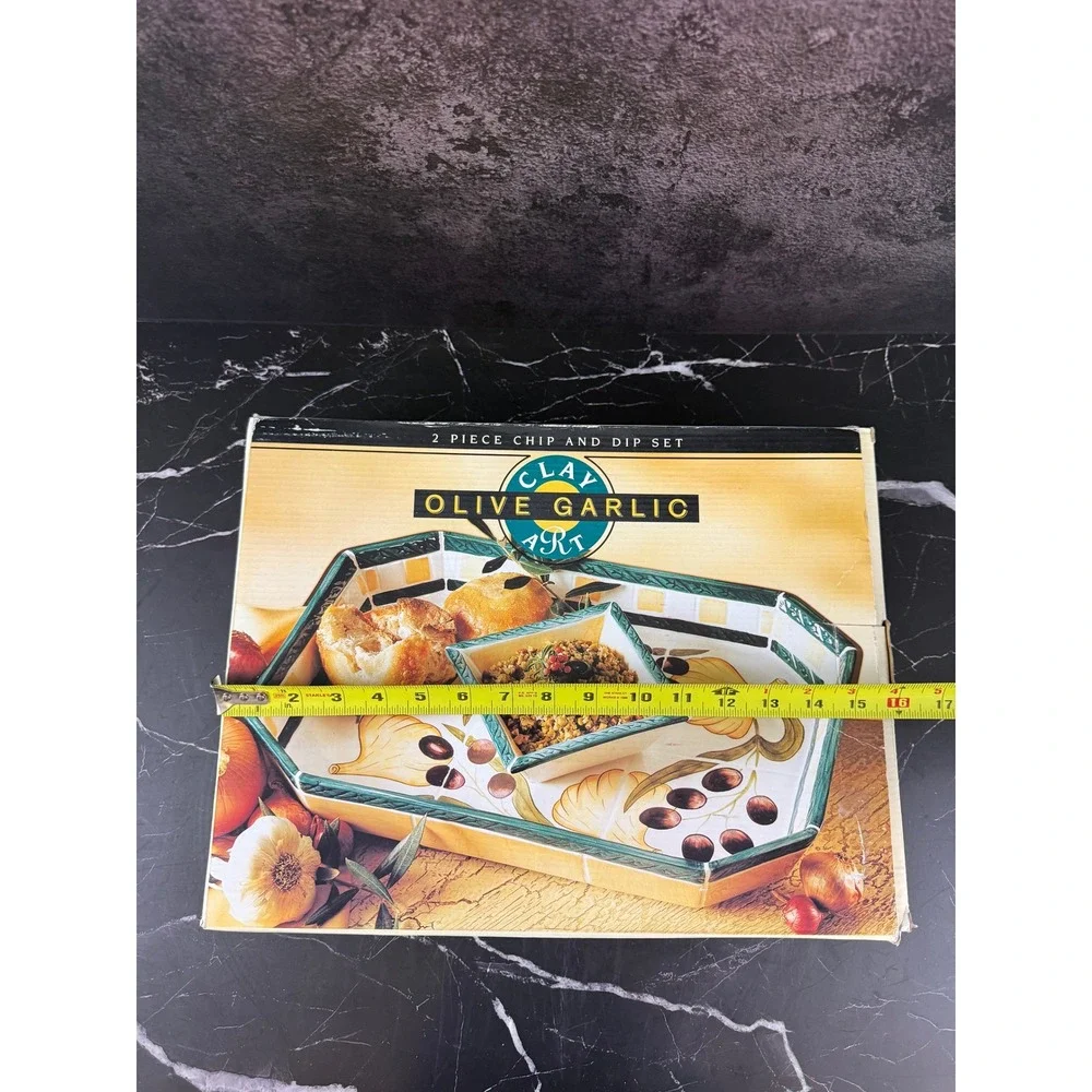 VTG NEW in Box 1996 Clay Art 2-Piece Chip and Dip Set Olive Garlic Design